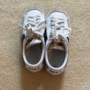 Nike low top blazers not platform